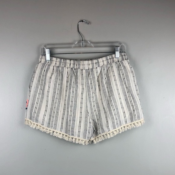 Buttons Aztec Embroidered Fringe Shorts - Picture 3 of 4